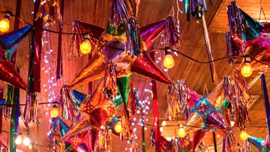 Piñatas para posadas navideñas