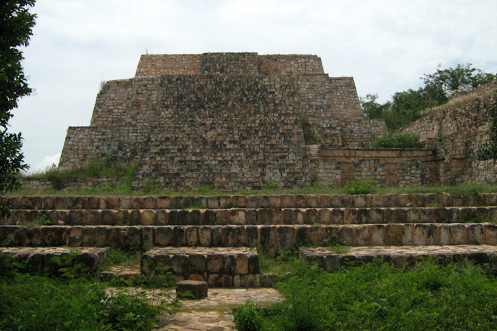 Zona arqueológica de Oxkintok Yucatán